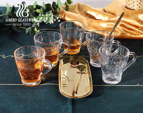 8 Unzen Lager Klarglas Teebecher mit Rosenblüte Designs klassische Glasbecher mit Griff Glasbecher im Stil des Nahen Ostens