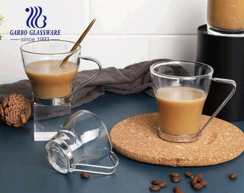 أكواب القهوة الزجاجية التقليدية ذات الطراز الأوروبي الأكثر مبيعًا بمقابض معدنية لشاي إسبرسو