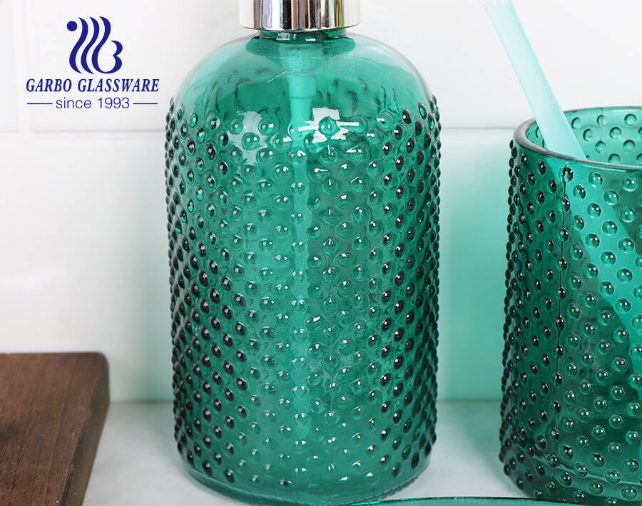Machine-made gift box 3pcs glass bathroom accessories set with spraying vintage green for hotel