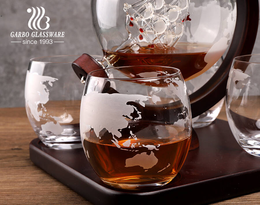 High end globe whiskey decanter set with glasses etched world wine decanter set with wooden base