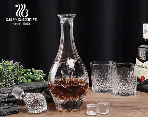 Clear high quality whiskey decanters with lid unique shape long glass liquor decanters