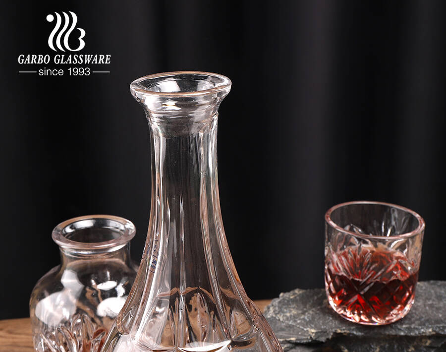 Clear high quality whiskey decanters with lid unique shape long glass liquor decanters