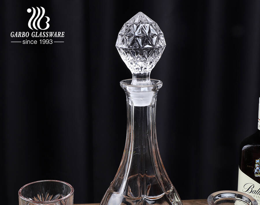 Clear high quality whiskey decanters with lid unique shape long glass liquor decanters