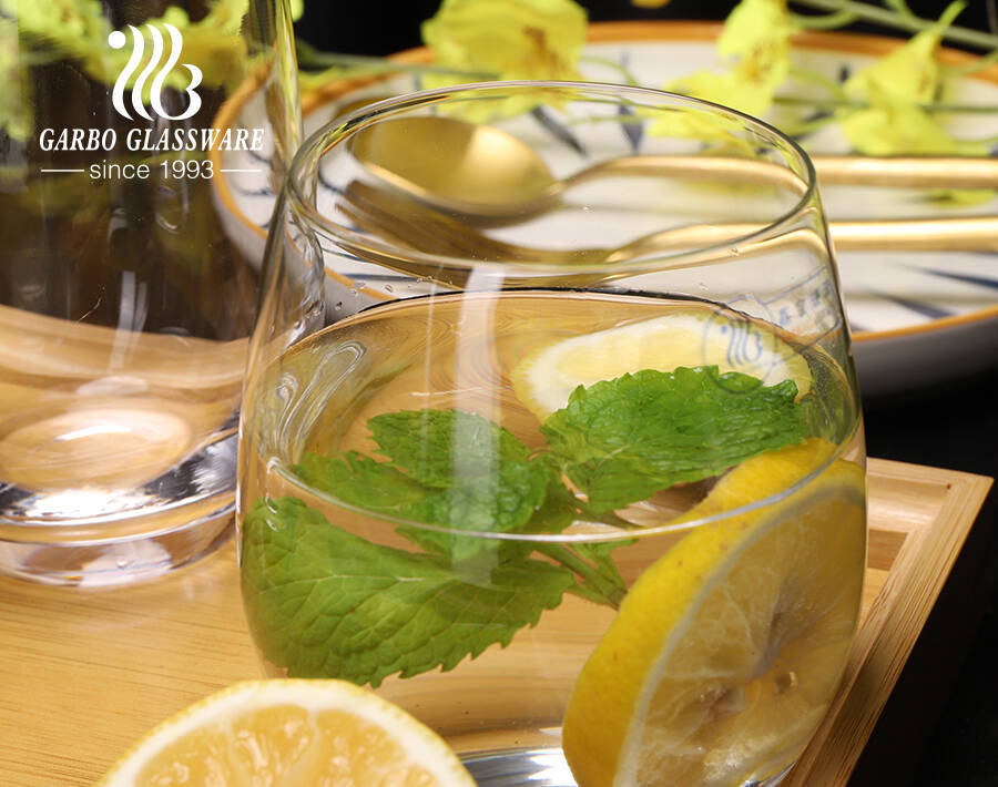 Gobelets en verre à bord découpé au laser transparent de qualité supérieure pour le service de jus de boisson