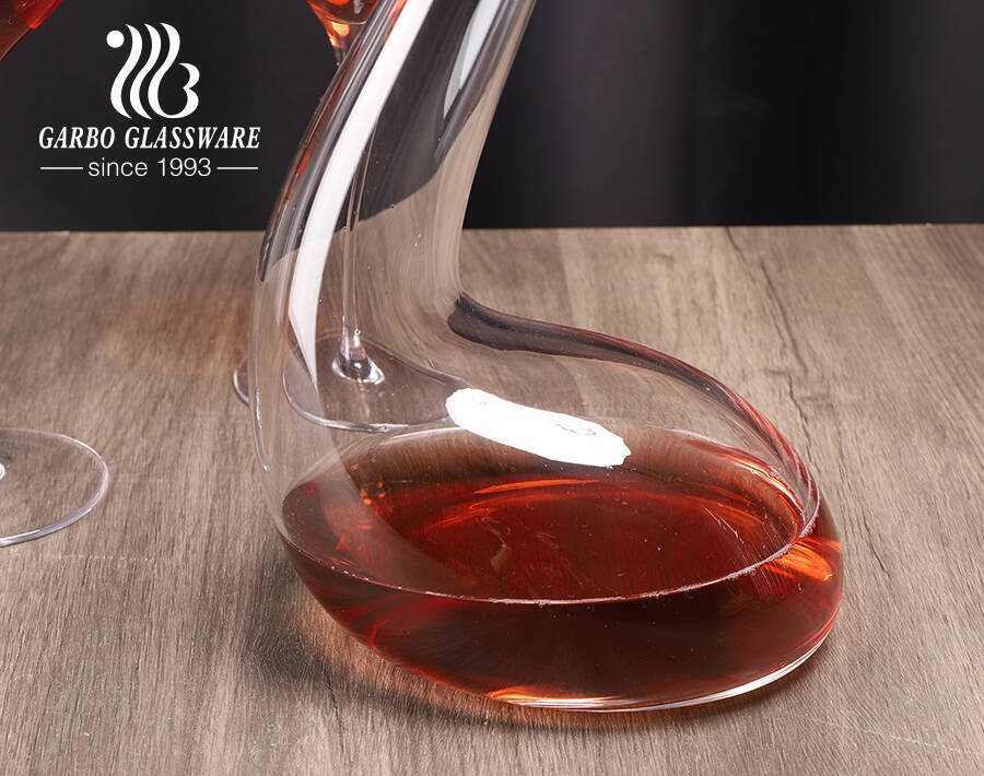 Decanter per vino senza piombo di forma personalizzata decanter per vino in vetro fatto a mano dal design unico