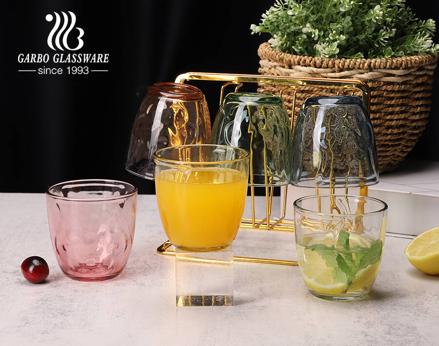 Verrerie de la marque Garbo Glassware en stock gobelet en verre design patte de chat avec plusieurs couleurs