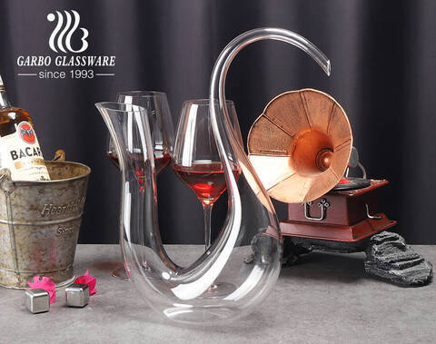 Irregular S shape handmade lead free red wine glass decanter