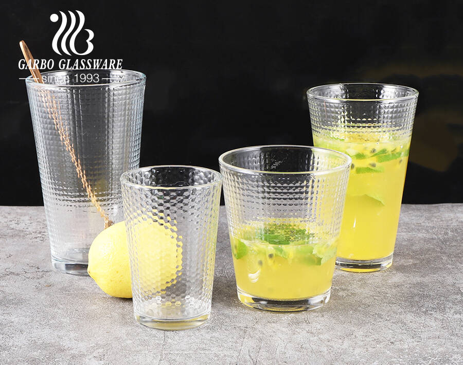 Kleine quadratische Prägeserie Glasbecher Highball Glasbecher in 4 optionalen Größen