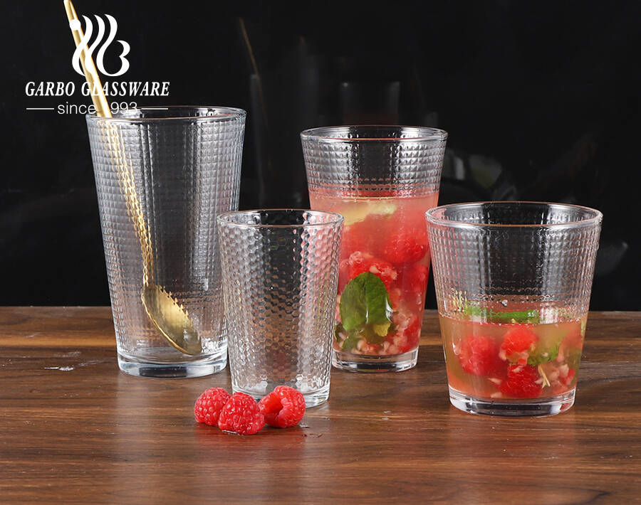 Kleine quadratische Prägeserie Glasbecher Highball Glasbecher in 4 optionalen Größen