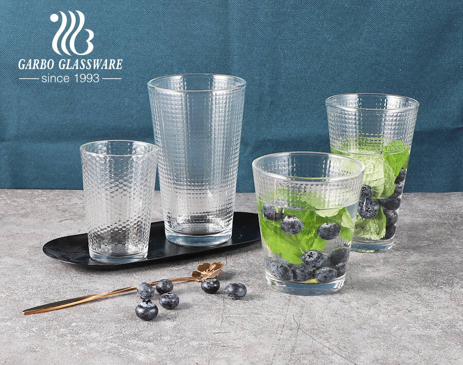 Kleine quadratische Prägeserie Glasbecher Highball Glasbecher in 4 optionalen Größen