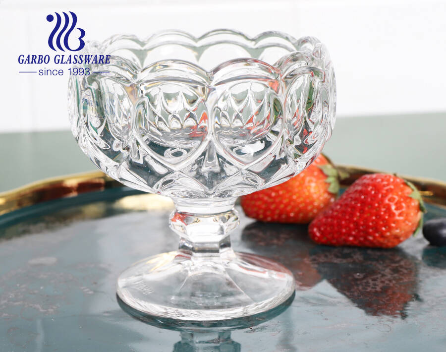 Factory Wholesale 6.4ozclear food-grade Milk shape Ice Cream Glass Bowl Soda-lime glass cup with flower rim sundae coffee latte glass holder 
