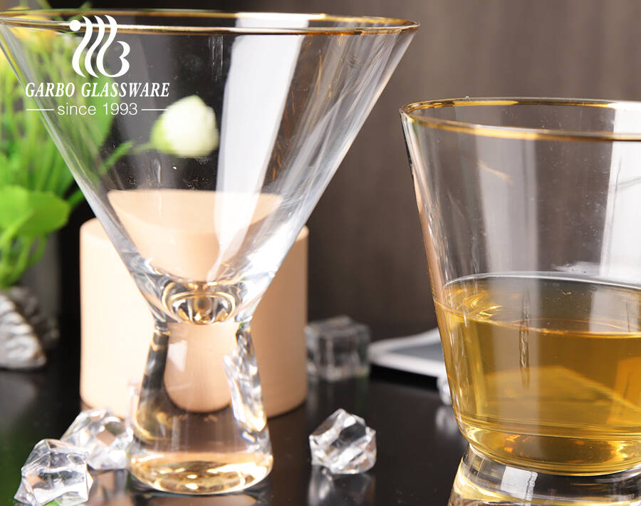 Copos de Vinho Cocktail Martini Triângulo Luxo Aro Dourado Presentes Exclusivos com Haste Pesada