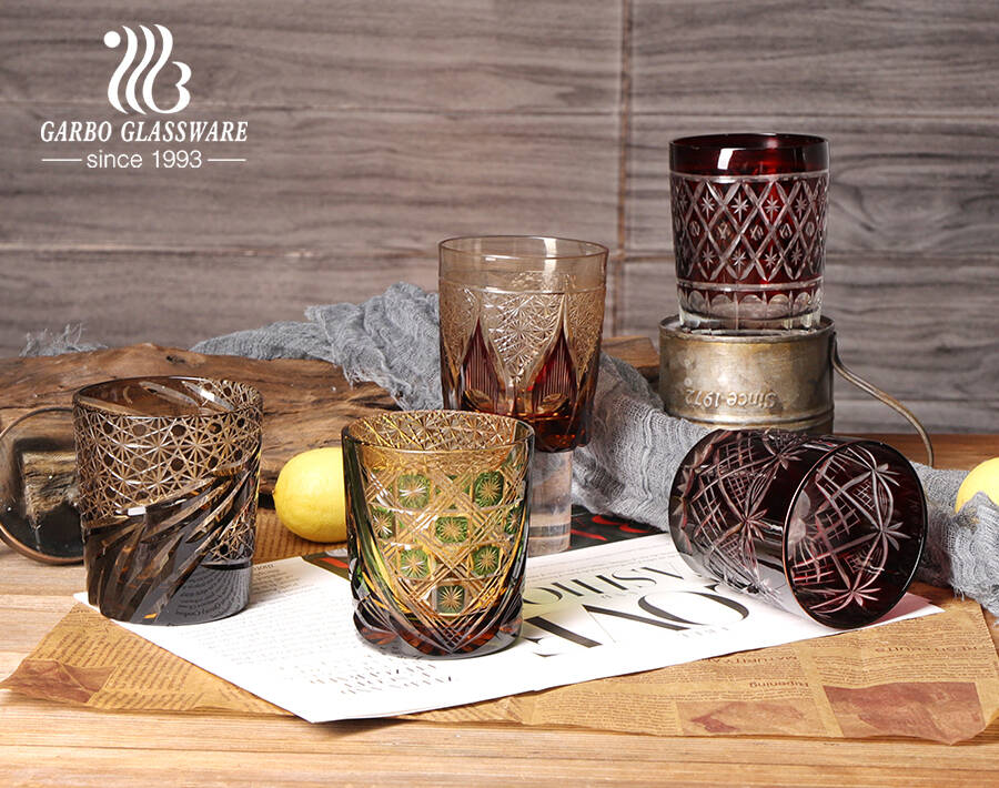 Gobelet en verre de whisky de revêtement fait main de vente chaude du marché américain européen avec différents Deisgns et couleurs