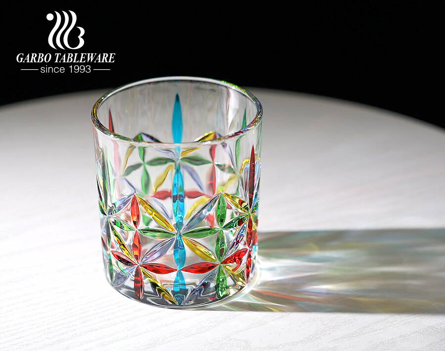 Vintage style rhombus diamond and stripe sword embossing whisky glass cups with colors hand painting