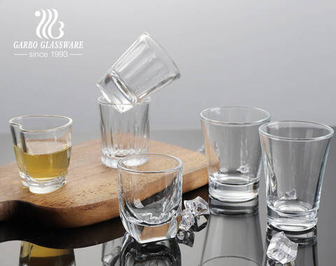 كأس الزجاج المصنوع من الزجاج المصمم حسب الطلب في السوق الأمريكية بسعة 90 مل