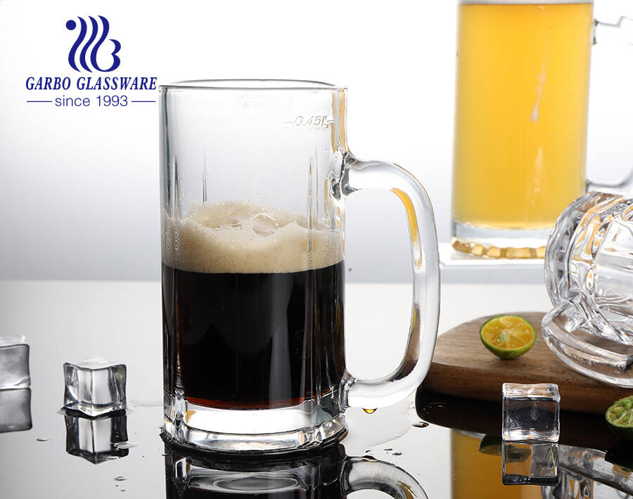 Versandfertiger, klassischer, hochweißer, spülmaschinenfester Bier-Trinkglaskrug mit dickem Boden