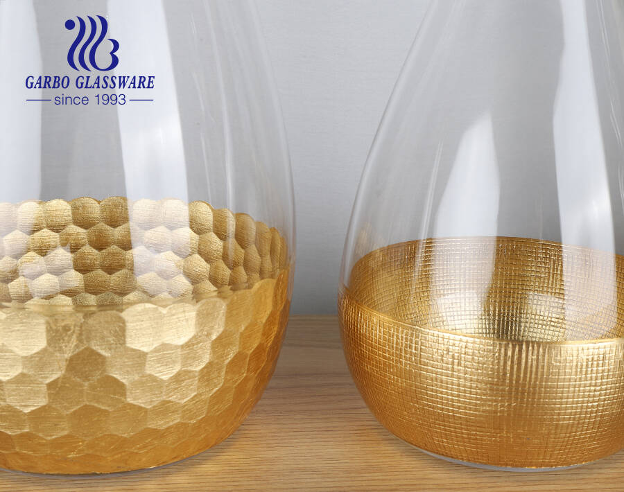 Vaso de vidrio de agua soplado con máquina en forma de huevo de 300 ml con diseño de nido de abeja.