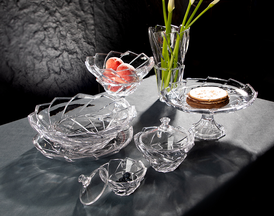 New Unique Design Glass Fruit Bowl with Stem High-end Style13 Inch Table Food Serving Bowl