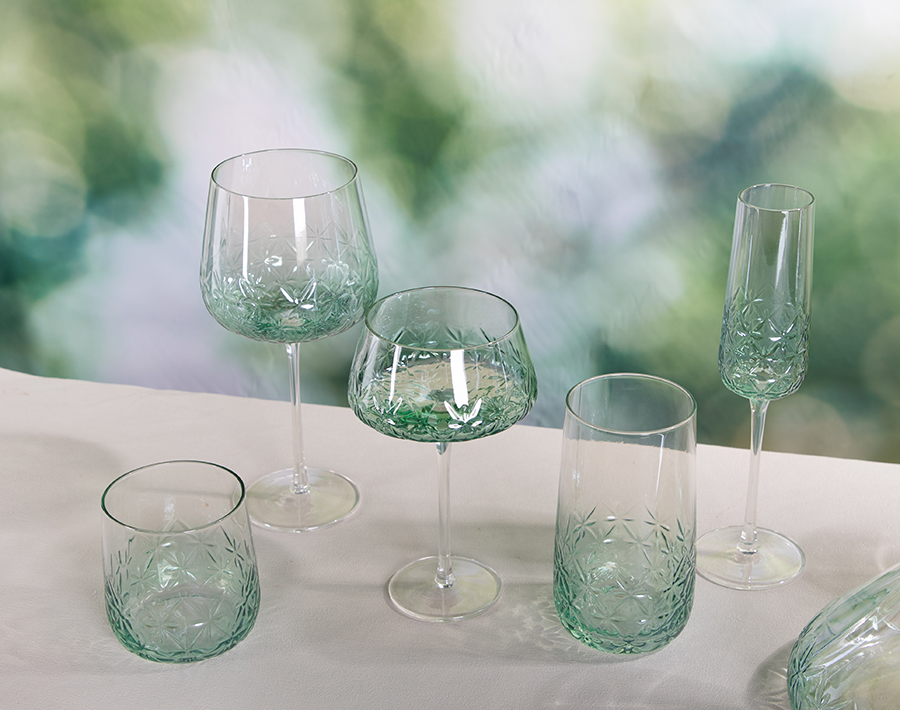High-end new design colored glass wine cup with ion-plating gift items