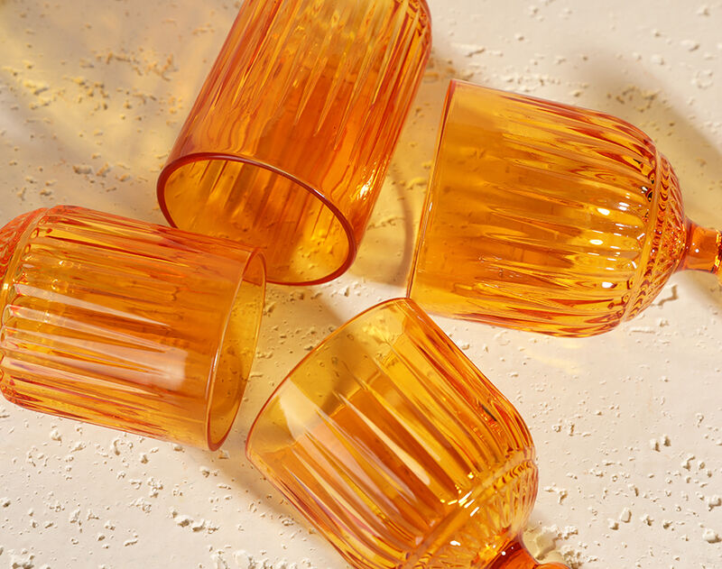 Small MOQ Amber spray colored glass goblet drinking set