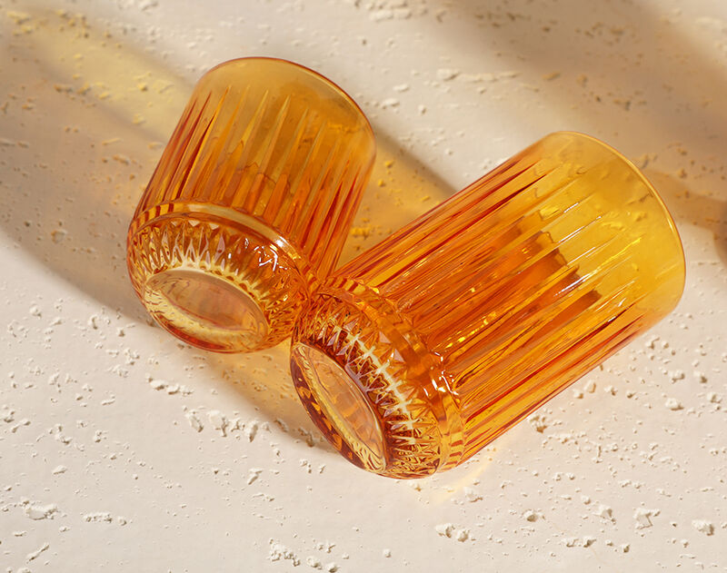 Small MOQ Amber spray colored glass goblet drinking set