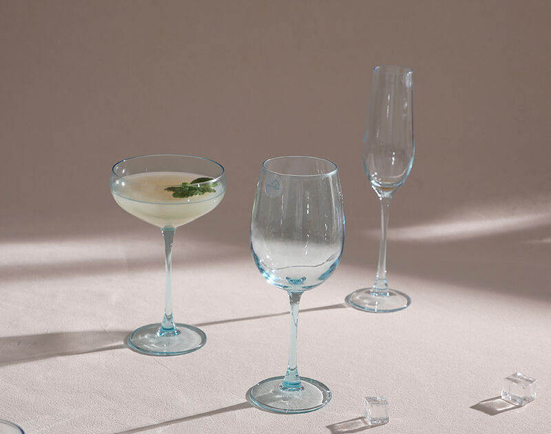 Laser Cut spraying blue colored drinking glass stemware 16.2oz wine glass goblet for bar use online gift shop