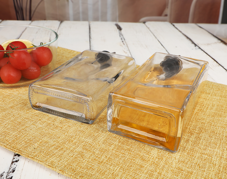 Square Glass Olive Oil Dispenser Bottle with Stainless Steel Pourer
