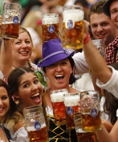 Festival international de la bière et tasse de bière