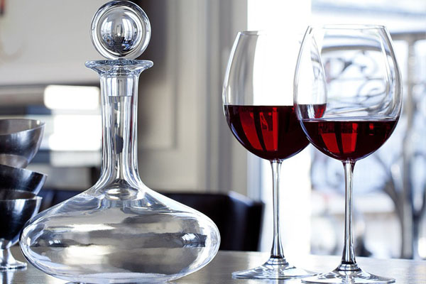 Different shapes of wine decanter