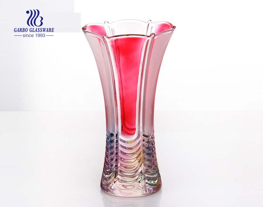 トランペット型のガラスの花瓶