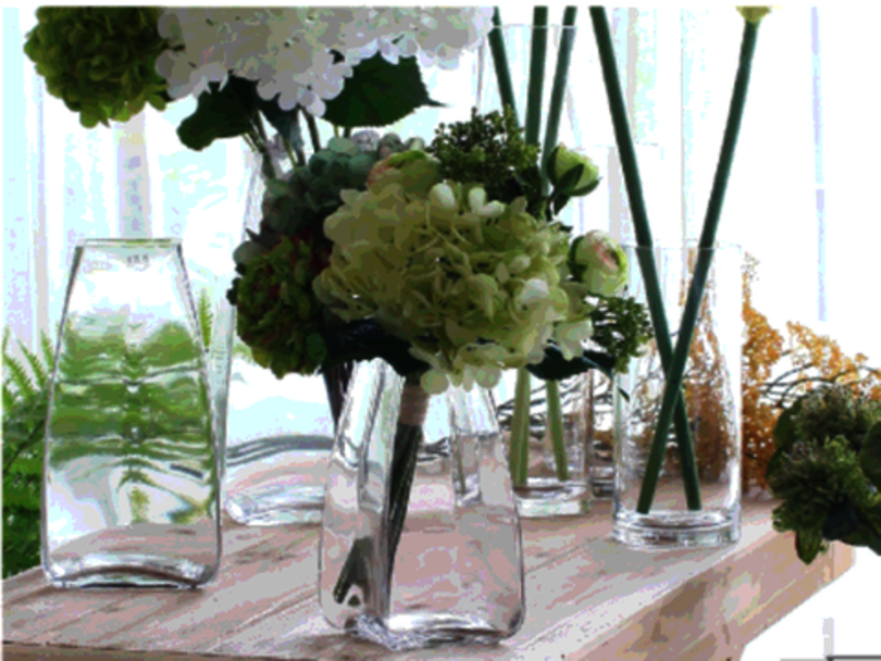 What kind of glass vase is suitable for home?