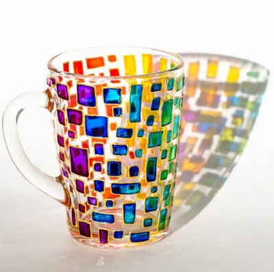 Are colored glass cups toxic