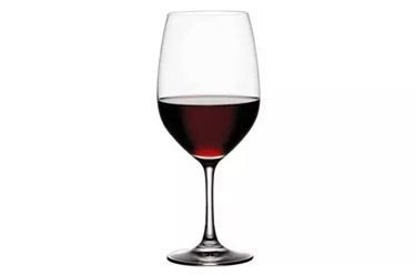 POURQUOI BOIRE DIFFÉRENTES TYPES DE VIN ROUGE DANS UNE COUPE EN VERRE DIFFÉRENTE? Cid = 3