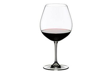 POURQUOI BOIRE DIFFÉRENTES TYPES DE VIN ROUGE DANS UNE COUPE EN VERRE DIFFÉRENTE? Cid = 3