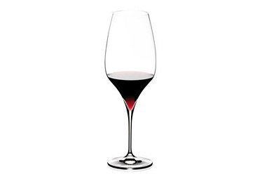 POURQUOI BOIRE DIFFÉRENTES TYPES DE VIN ROUGE DANS UNE COUPE EN VERRE DIFFÉRENTE? Cid = 3