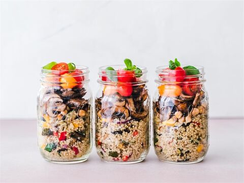 How to make the most popular mason jar salad