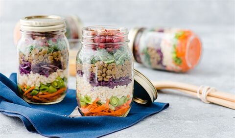 How to make the most popular mason jar salad