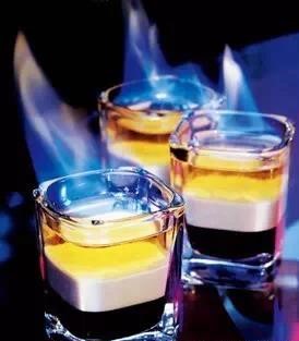 Top 15 loại cocktail phổ biến nhất trong quán bar