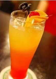 Top 15 loại cocktail phổ biến nhất trong quán bar