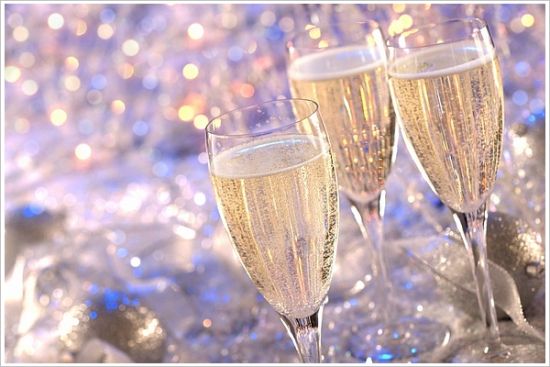 The correct posture to pouring the wine or champagne? Table manners?cid=3