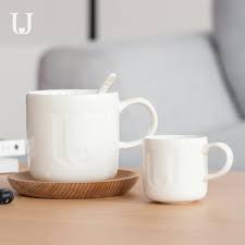 Is it better to drink water with ceramic cup or glass cup