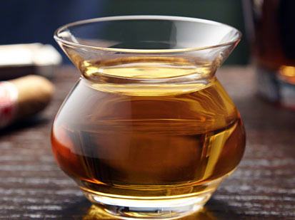 Cách chọn ly rượu whisky