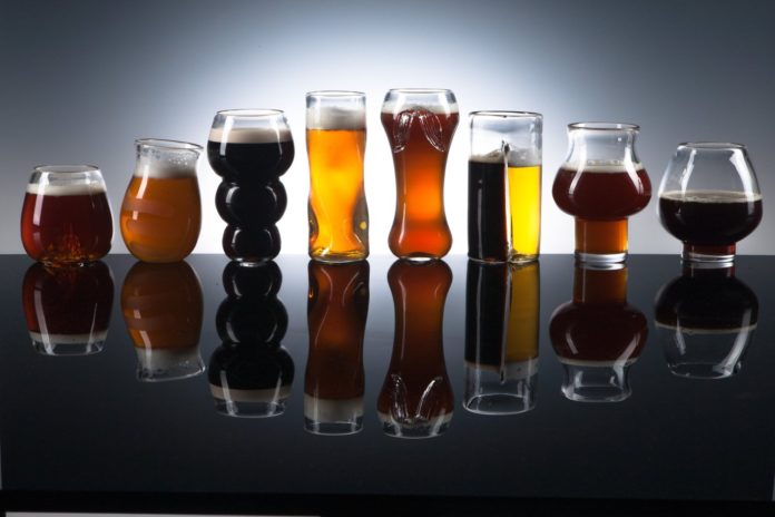 Handgemachtes mundgeblasenes Glas für verschiedene Bierverkostungen