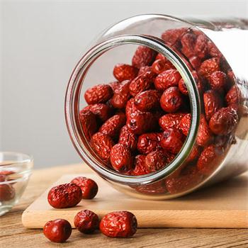 Glass storage jar makes life clean and comfortable