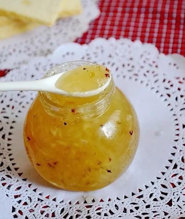 Pot en verre pour la confiture maison et le stockage des aliments