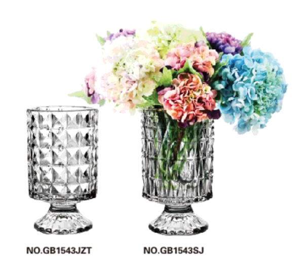 Ces vases en verre peuvent répondre à toutes les exigences de décoration