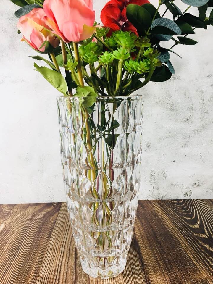 これらのガラスの花瓶は、装飾のすべての要件を満たすことができます