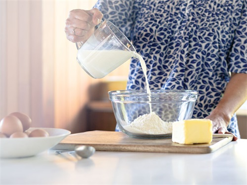 How do we use the Garbo baking glass to make a Pie？