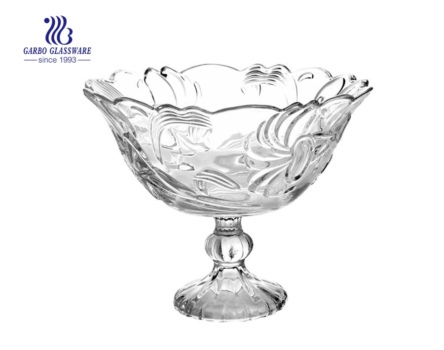 Bol en verre transparent de 10.71 po avec support pour service de fruits avec piédestal en métal doré antiqueBol en verre électrolytique ionique de 9.57 po pour service de fruits