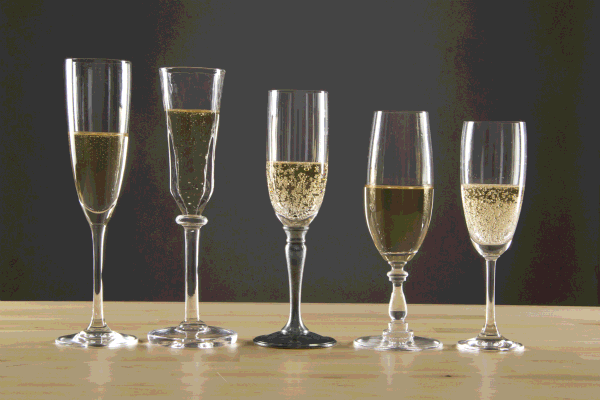 Pourquoi ne pas boire du champagne avec une flûte à champagne?